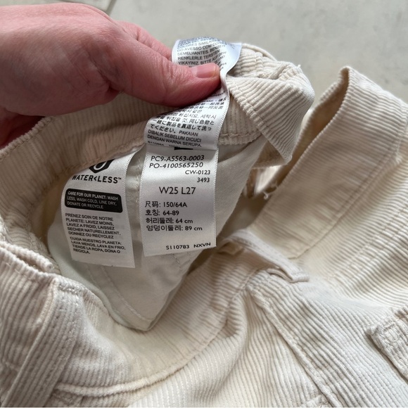 Levi’s Middy Corduroy Ankle Bootcut Pants - Picture 3 of 6